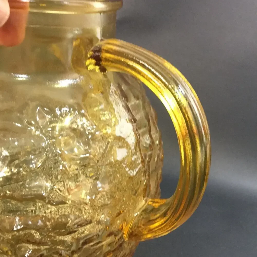 ANCHOR HOCKING Amber Colored Milano Lido Crinkle 96-ounce Round Tea Pitcher